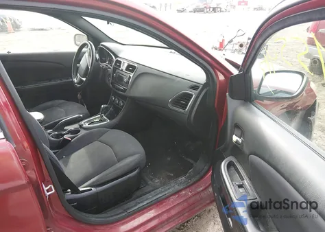 2013 Chrysler 200 Touring z USA, uszkodzony, nr VIN 1C3CCBBB3DN732327